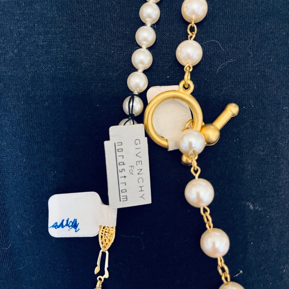 Givenchy 2 Necklaces VINTAGE Pearl Medallion NEW with Tags Nordstrom - Picture 5 of 10